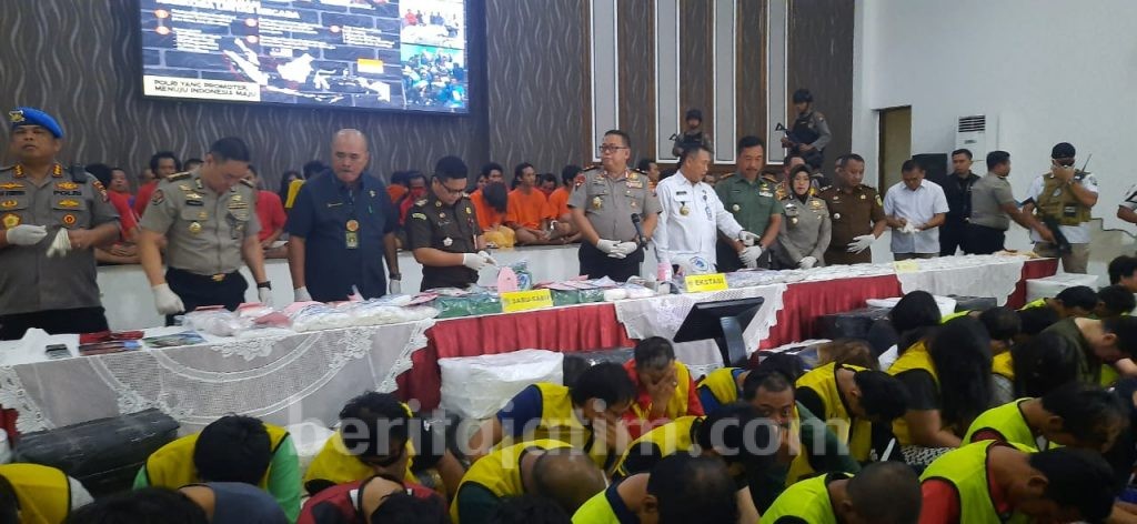 Polisi Amankan 30 Kg Ganja dan 3 Juta Pil Koplo Selama 1,5 Bulan