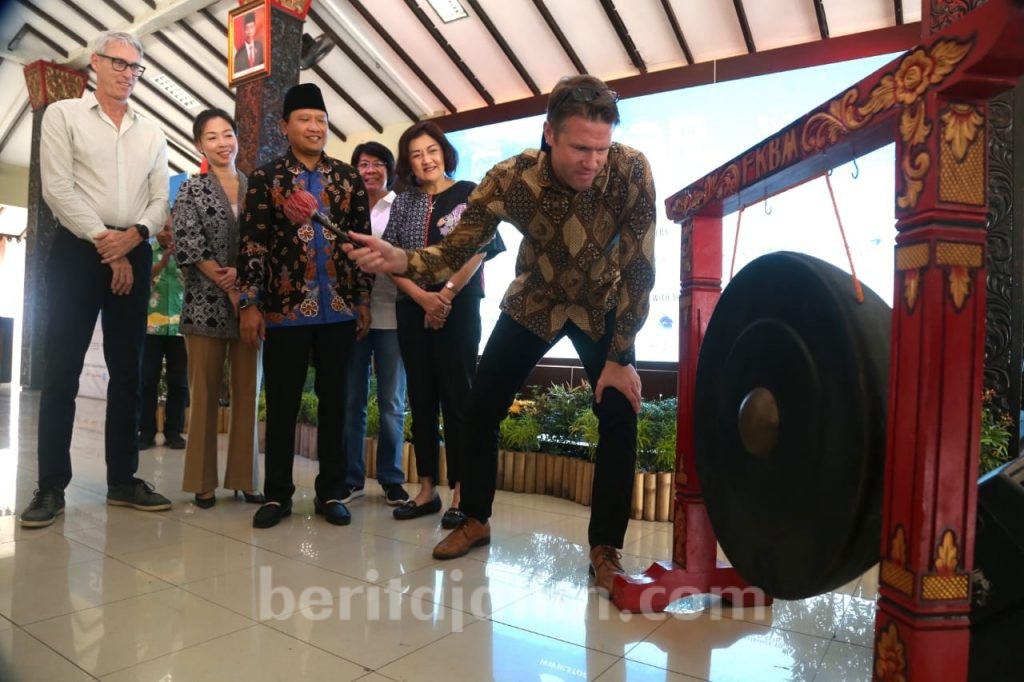 Pemkab Pasuruan Perkuat Komitmen Kurangi Sampah Plastik