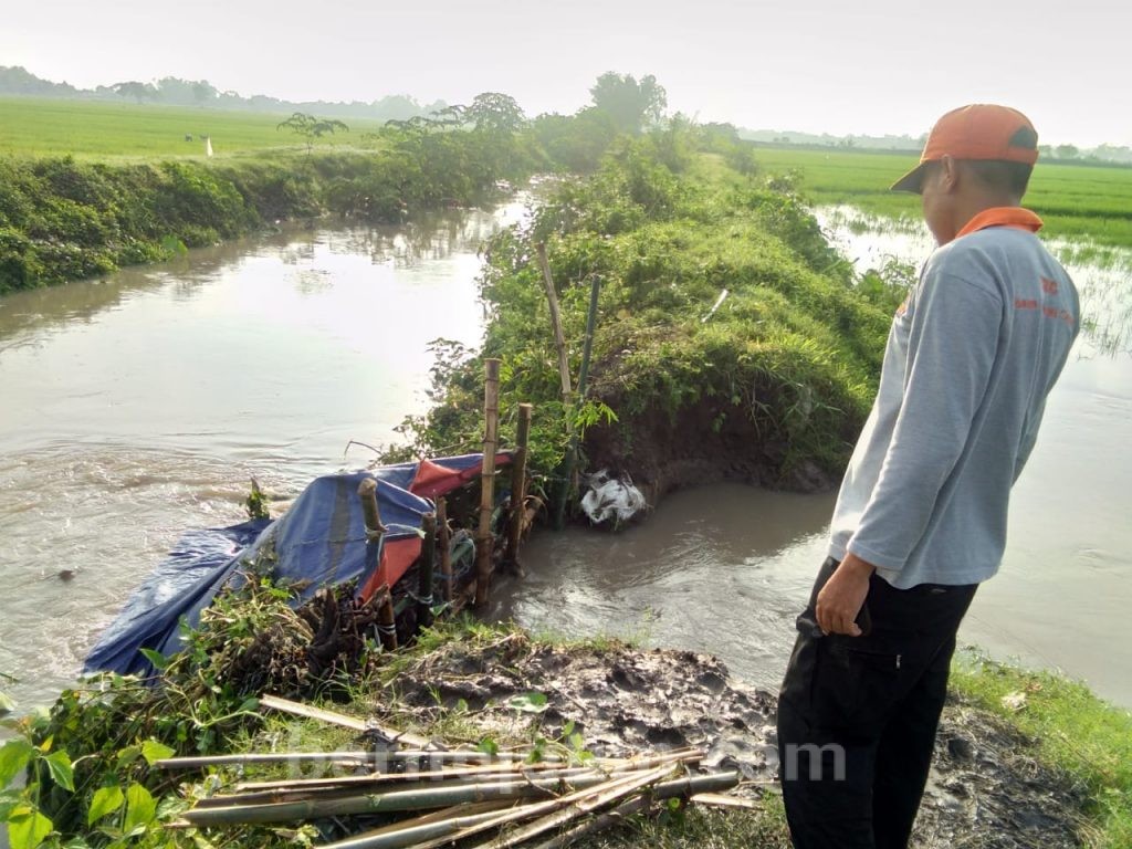 Hujan Deras, Tanggul Sungai Sumber Ngrayung Mojokerto Jebol