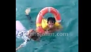 Hendak Ditangkap, Ibu Rumah Tangga Pencuri Emas Terjun ke Laut