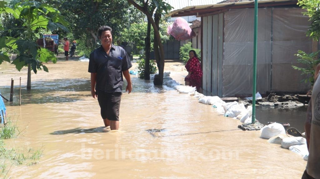 Tanggul Jebol, Ratusan Rumah di Jombang Diterjang Banjir