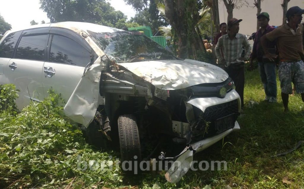 Avanza Tabrak Pemotor, Dua Orang Tewas