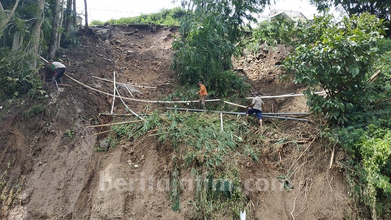 Sempat Terputus Karena Longsor, Pipa Saluran Air Bersih Akhirnya Tersambung
