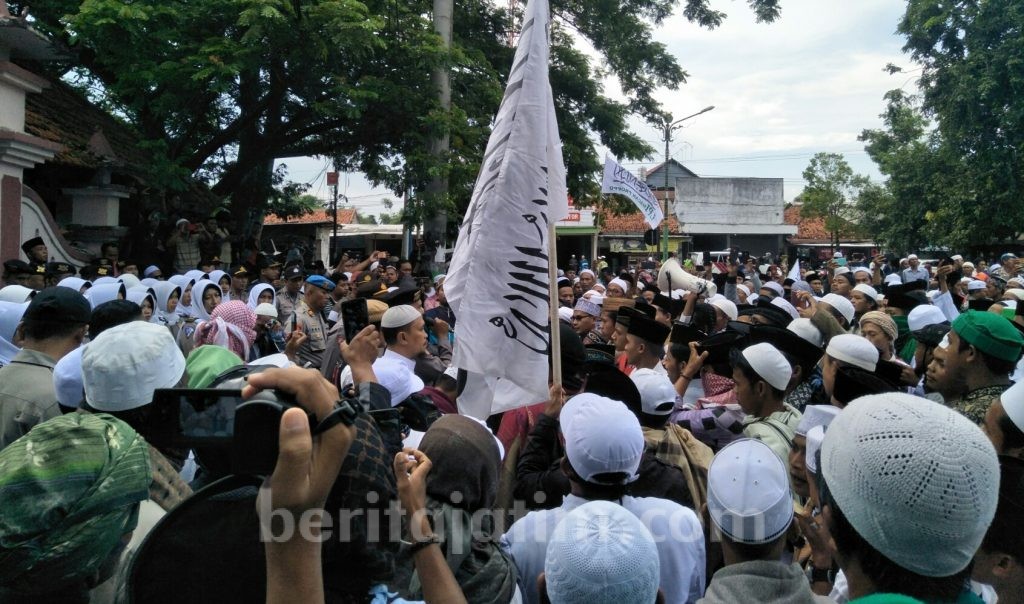 Di Depan Massa FPI, Wabup Raja’e Sebut KCM Sudah Penuhi Syarat