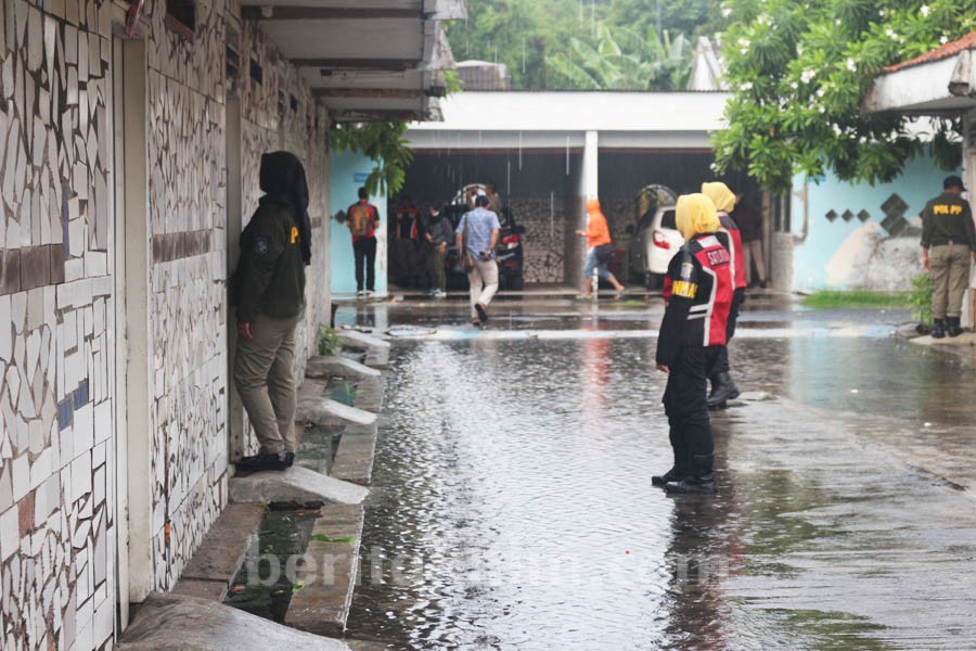 Valentine, Satpol PP Surabaya Razia Hotel