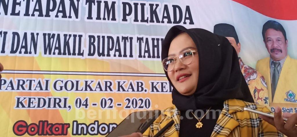 Bunda Yekti Janji Bangun Stadion Bertaraf Internasional