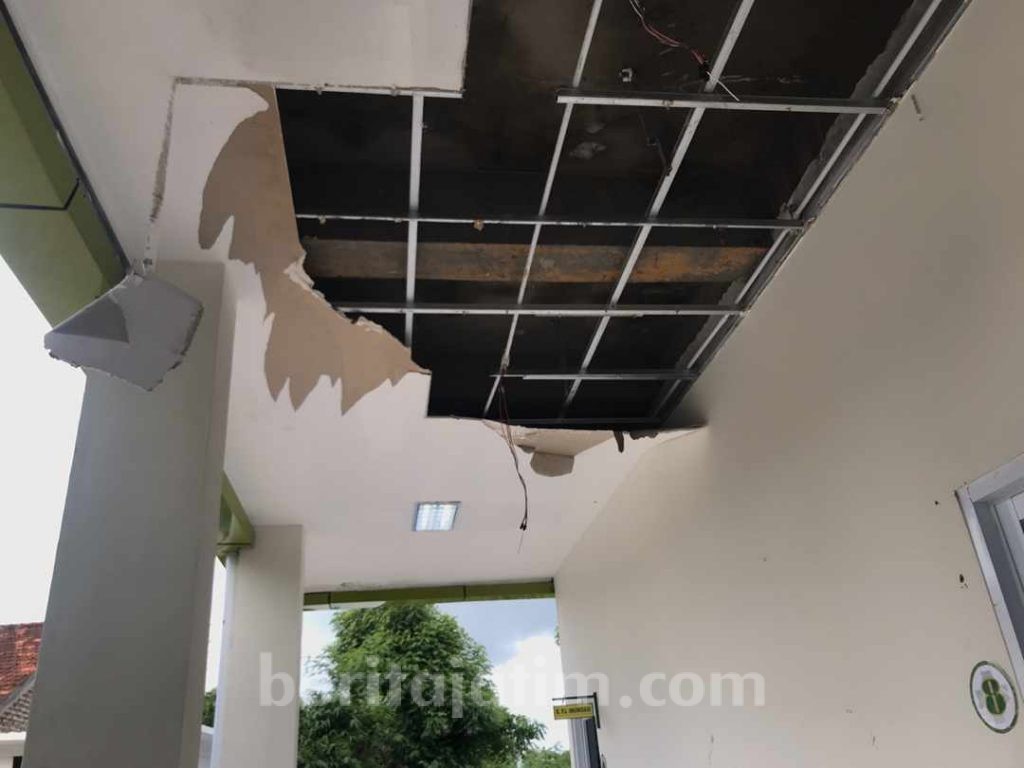 Baru Beroperasi, Plafon Puskesmas Batu Lenger Ambrol
