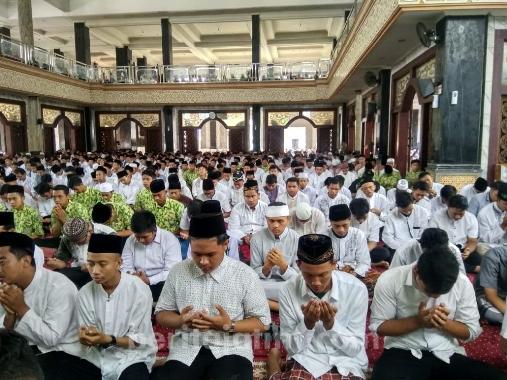 Jelang UN, Murid SMA/SMK di Jombang Gelar Doa Bersama
