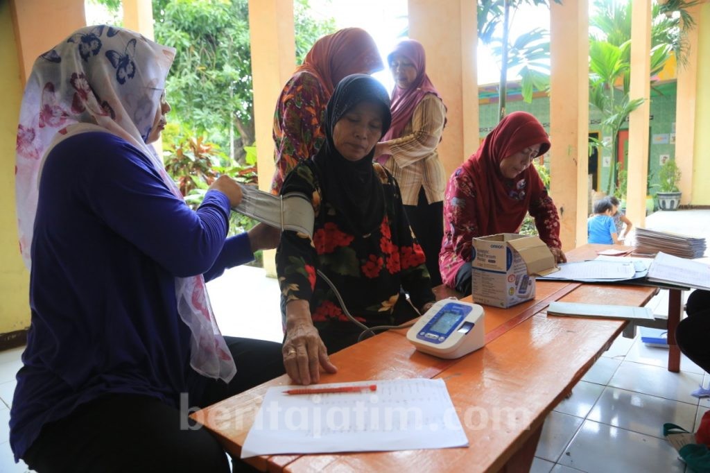 Kader Kesehatan di Surabaya Dapat Perhatian Khusus, Mulai BPJS Hingga Uang Saku