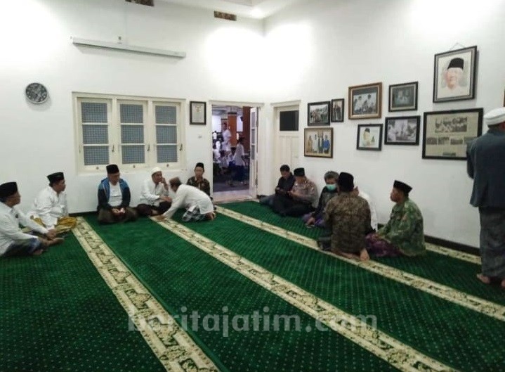 Wawali Subri Berbelasungkawa, Kapolres Edwi Salat Gaib