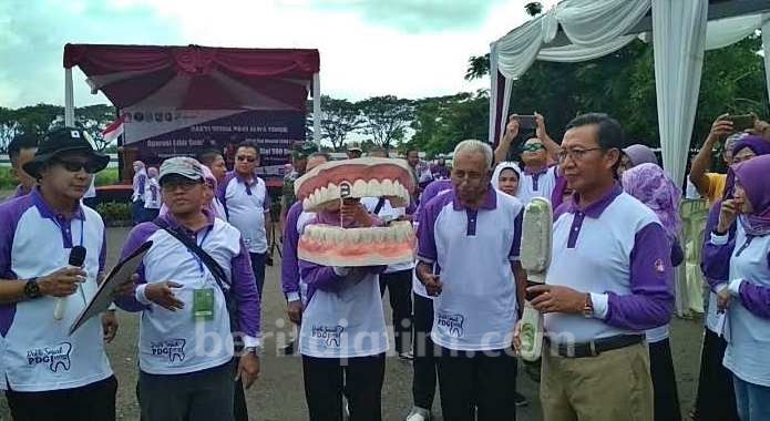 PDGI dan Pertamina Berikan Tambal Gigi Gratis untuk Ratusan Anak di Tuban