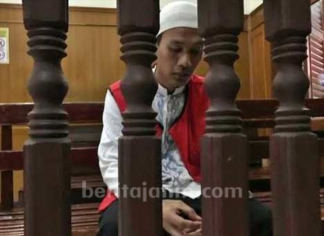 Intip dan Rekam Wanita Setengah Telanjang di Apartemen, Ini Akibatnya