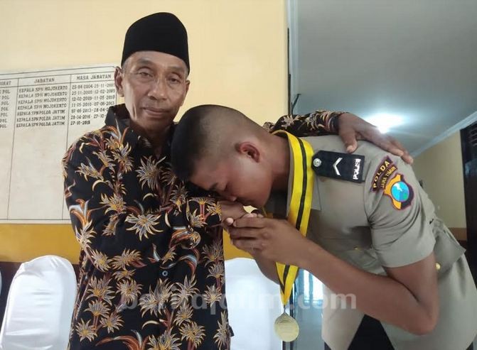 Anak Kuli Bangunan Asal Ngawi Jadi Lulusan Bintara Tercerdas SPN Polda Jawa Timur