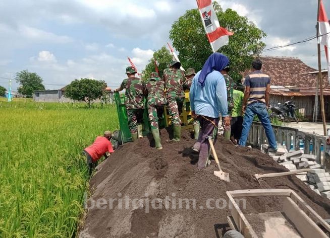 TMMD ke-107 Kodim 0817 Gresik, Bantu Masyarakat Kecil Atasi Kesulitan
