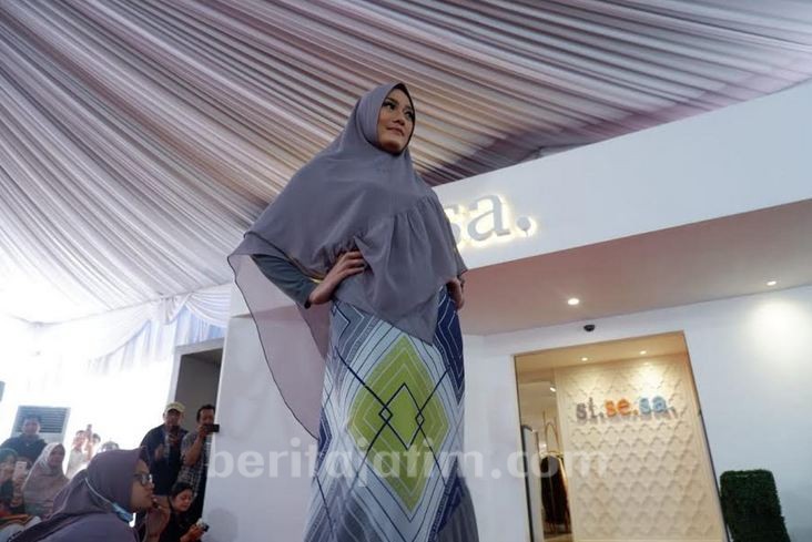 Ubah Konsep Baju Syar’i Kekinian, Si.Se.Sa Tampilkan Konsep Geometri
