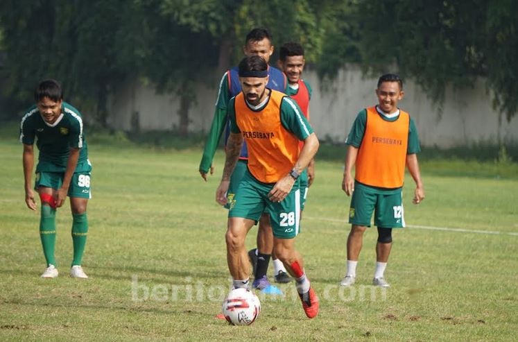 Starting Line Up Persebaya dan Persipura Dipenuhi Pemain Muda