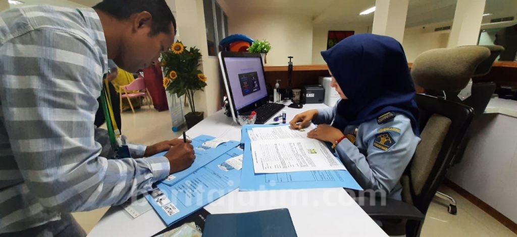 WNI Masih Antusias Urus Paspor di Kantor Imigrasi Tanjung Perak