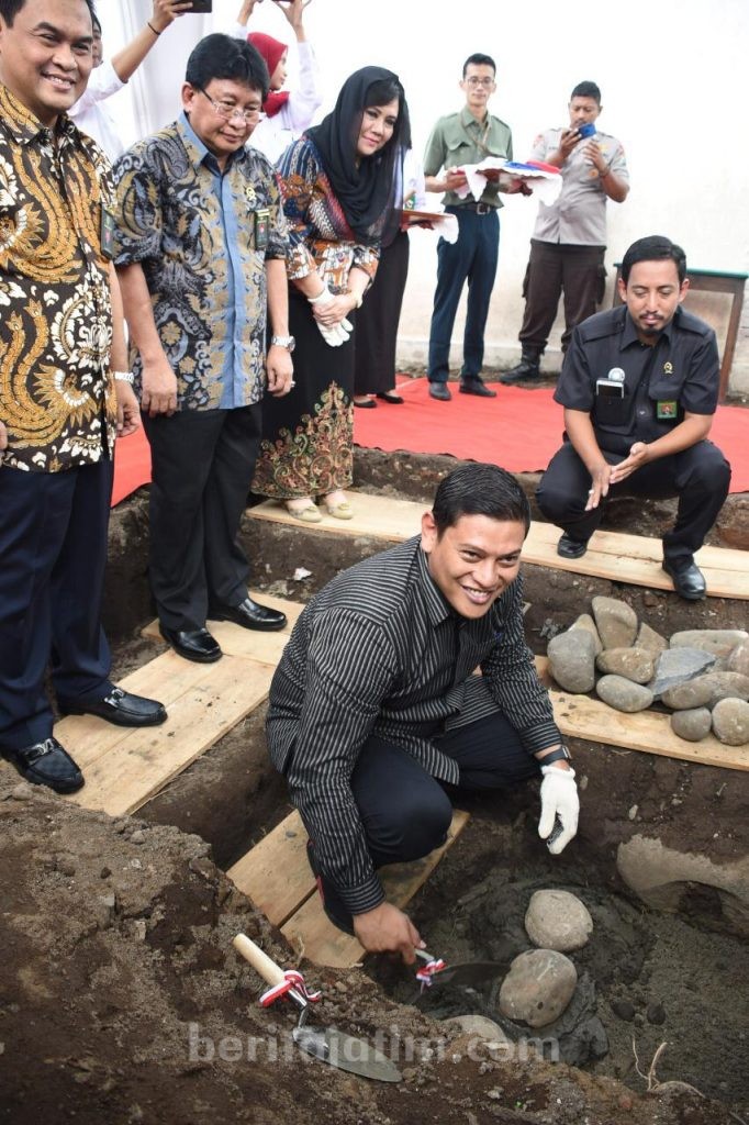 Mas Abu Hadiri Peletakan Batu Pertama Pembangunan Masjid di PN Kelas 1B Kediri