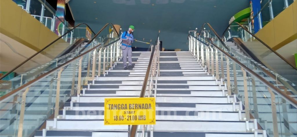 Antisipasi Penyebaran Virus Corona, Wahana Jatim Park Disemprot Desinfektan