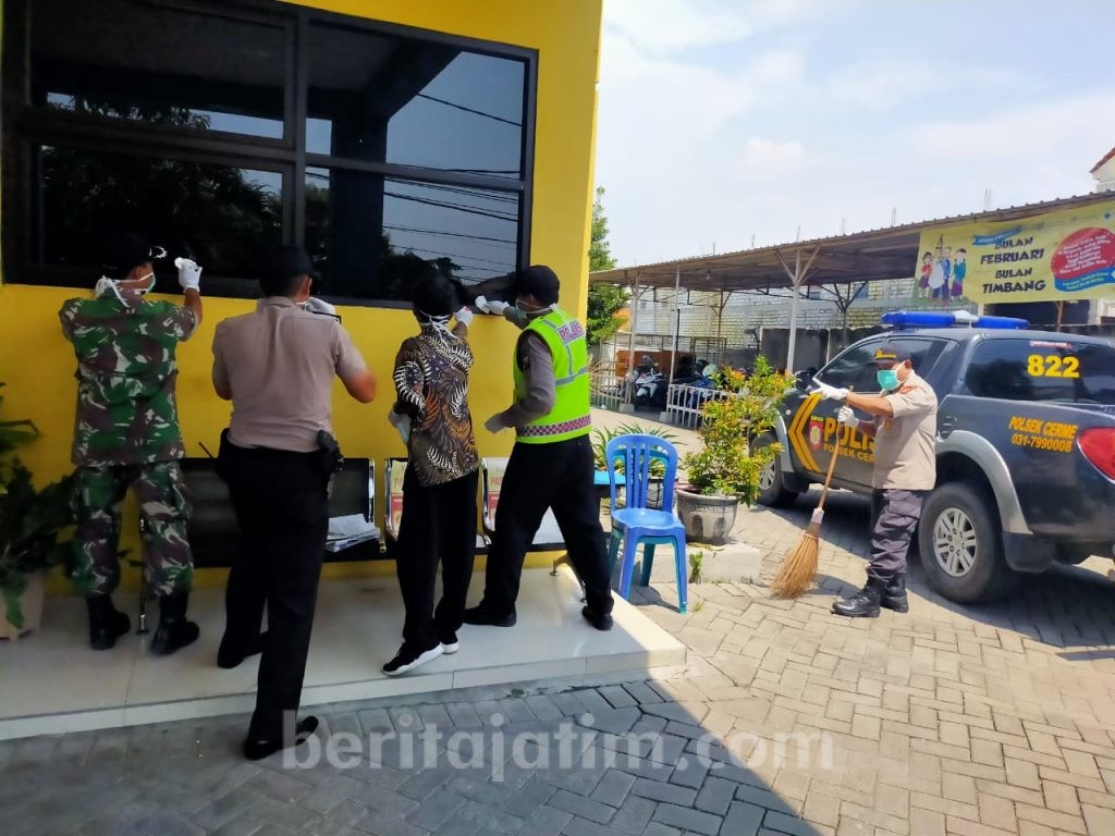 Cegah Corona, TNI dan Polri Lakukan Penyemprotan Disinfektan
