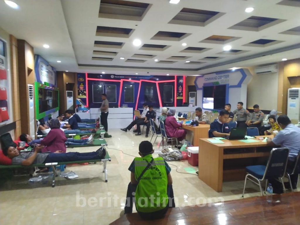 Ratusan Anggota Polres Gresik Ikuti Donor Darah