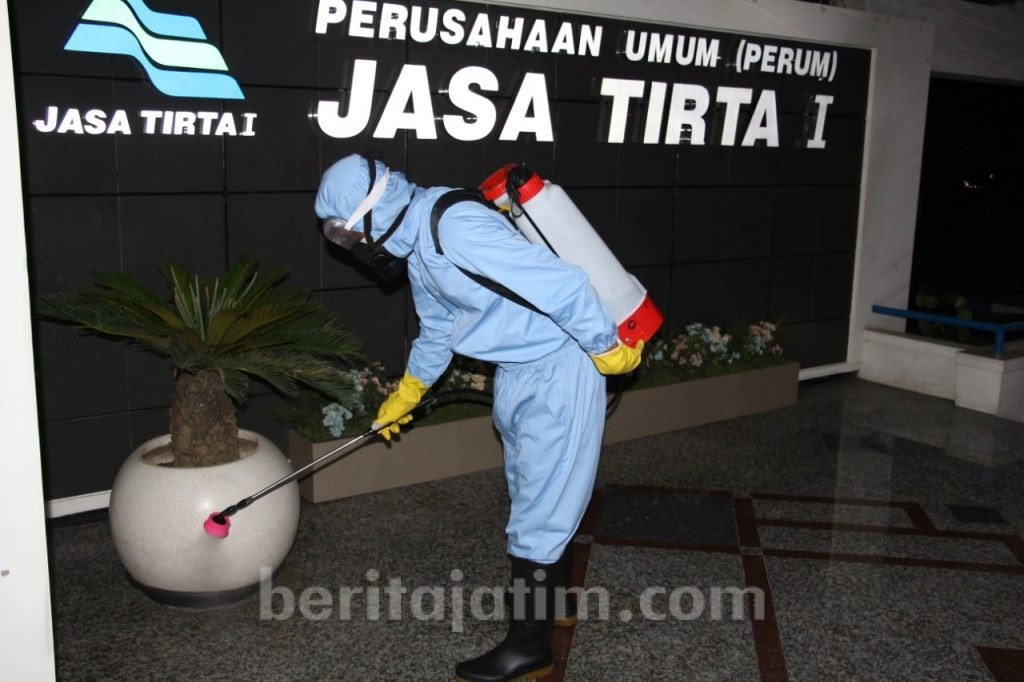 Waspada Corona, PJT I Sterilisasi Kantor dan Lokasi Wisata