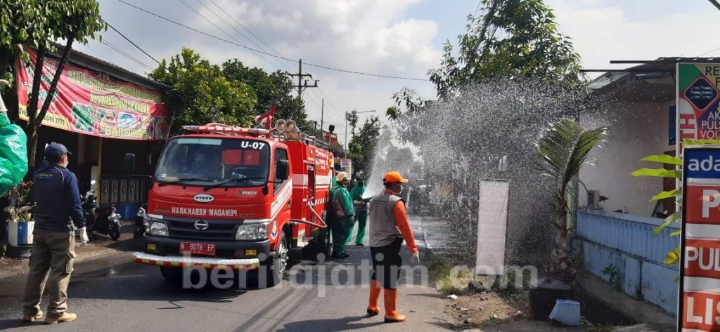 Pemkab Malang Semprotkan Disinfektan di Kawasan Dau