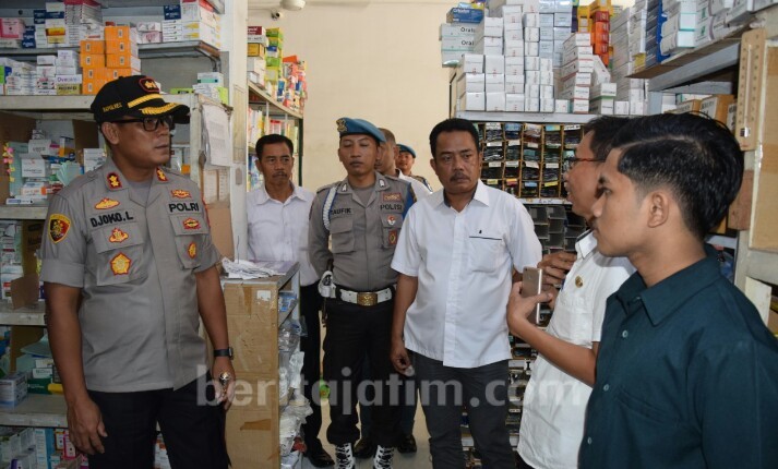 Kapolres Pamekasan Cek Ketersediaan Masker di Apotek