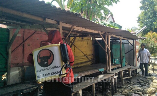 PDIP Pamekasan Lakukan Penyemprotan Disinfektan