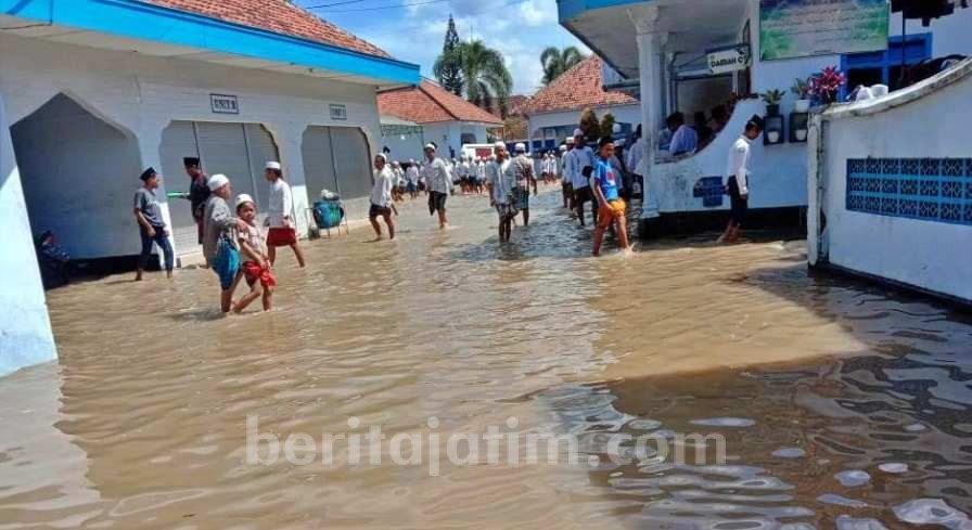 Ponpes Miftahul Ulum Lumajang Terendam Banjir
