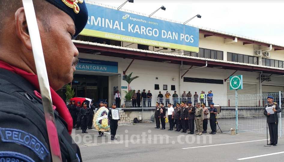 Jenazah Polisi Korban Penembakan KKB Papua Tiba di Juanda