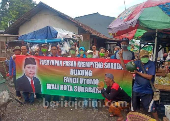 Tangkal Corona, Relawan Fandi Utomo Bagikan Masker