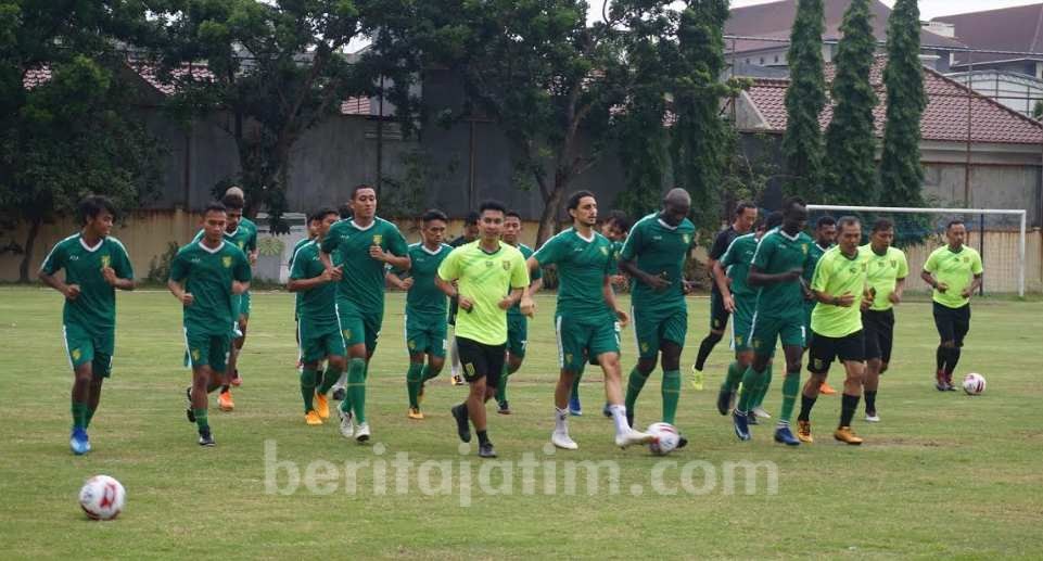 Hadapi Persipura, Pelatih Persebaya Tingkatkan Latihan Cetak Gol