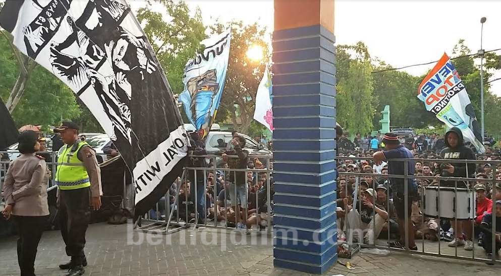 Tak Terpengaruh Virus Corona, Laga Persela Vs PSIS Tetap Ada Penonton