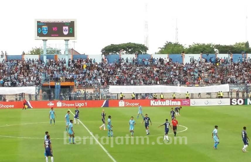 Sama-Sama Bermain 10 Pemain, Persela Takluk 2-3 atas PSIS
