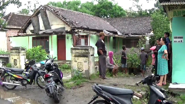 Puting Beliung Sapu Kediri, Puluhan Rumah Rusak, 1 Warga Terluka