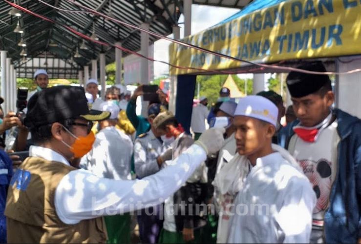 Ribuan Santri Pulang ke Bangkalan, 9 Bersuhu Tinggi