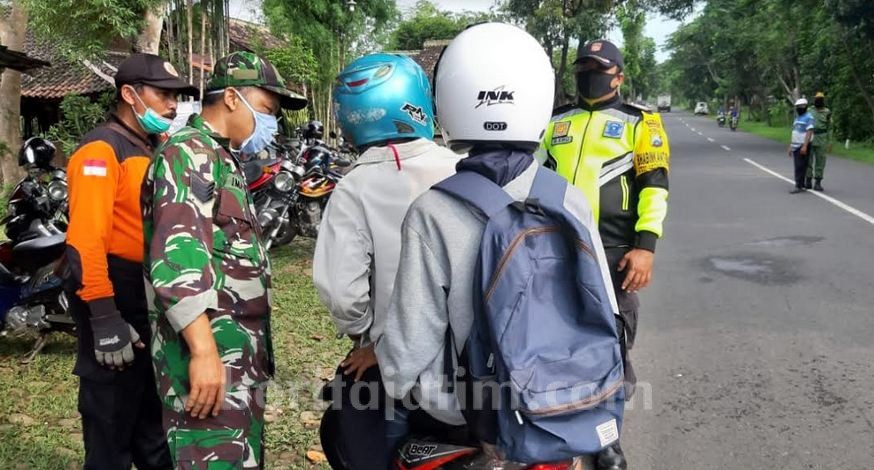 Petugas Perketat Akses Masuk ke Trawas