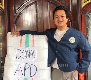Mahasiswa Unair Ubah Bisnis Konveksi Jadi Produksi APD
