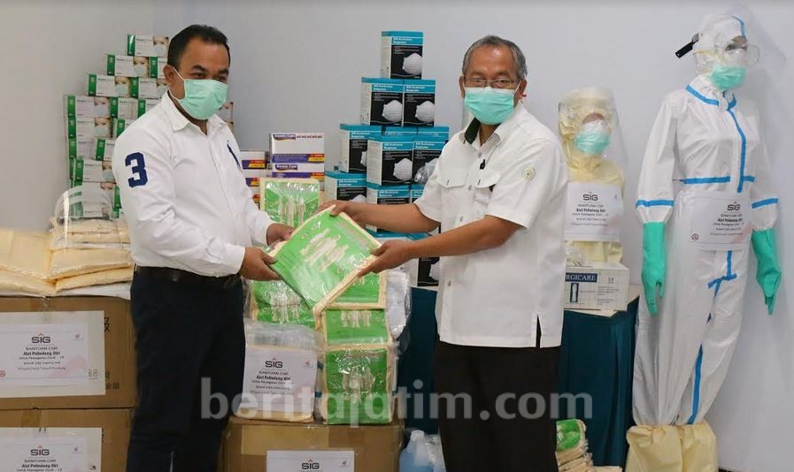 SIG Serahkan Bantuan APD dan Alkes ke Tenaga Medis RSSG Senilai Rp 1,93 Miliar