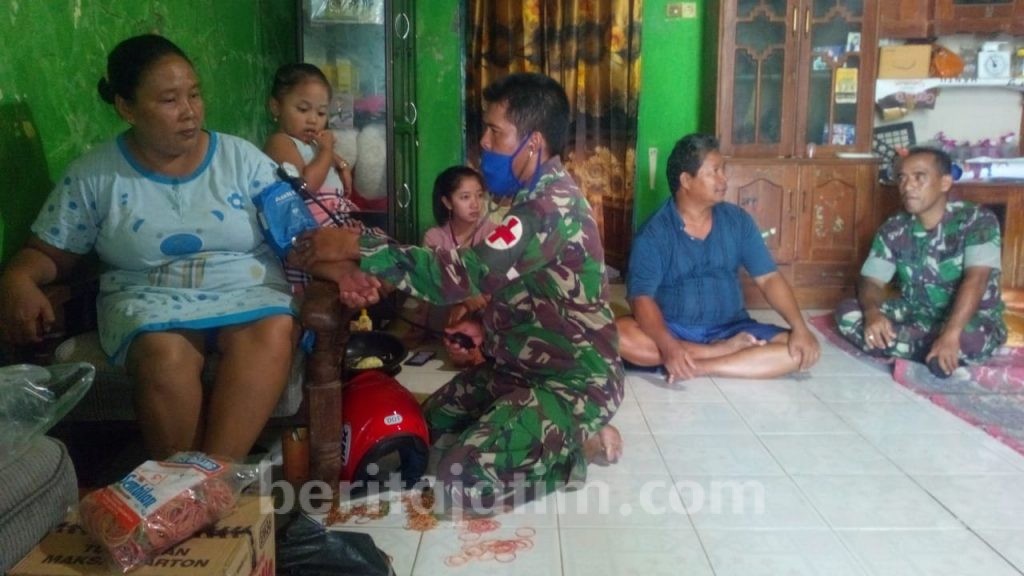 Tim Kesehatan Lapangan Satgas TMMD Kodim 0817 Gresik Selalu Siaga