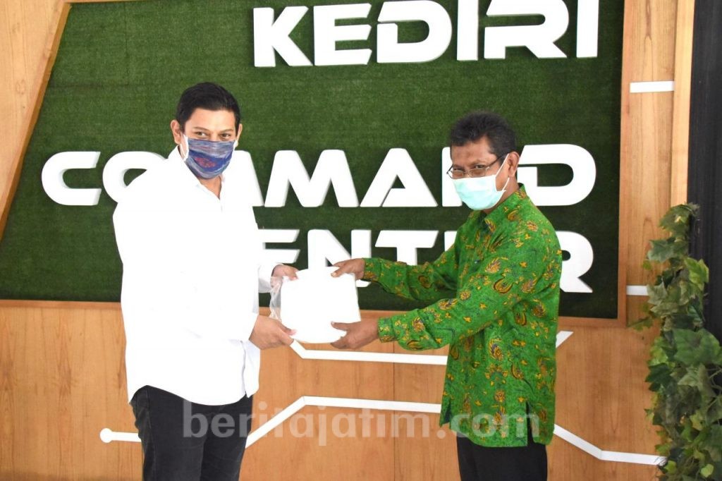 Walikota Kediri Sumbangkan Gajinya Untuk APD Petugas Medis Rumah Sakit