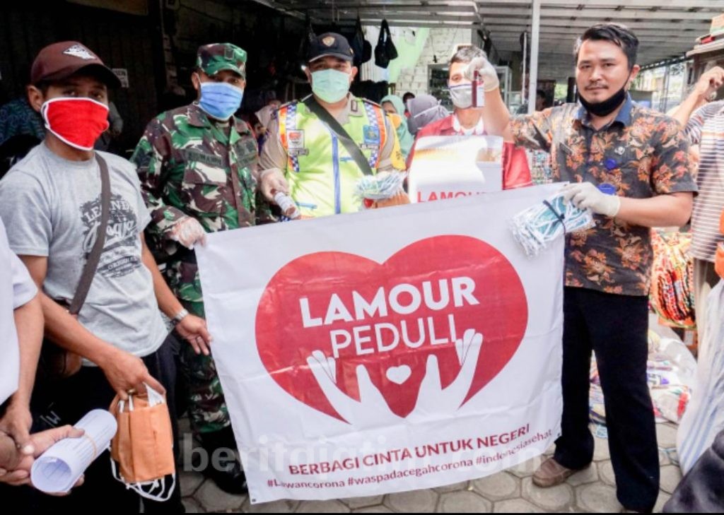 Malang Zona Merah, Pedagang Pasar Dapat Bantuan Seribu Masker dan Sabun