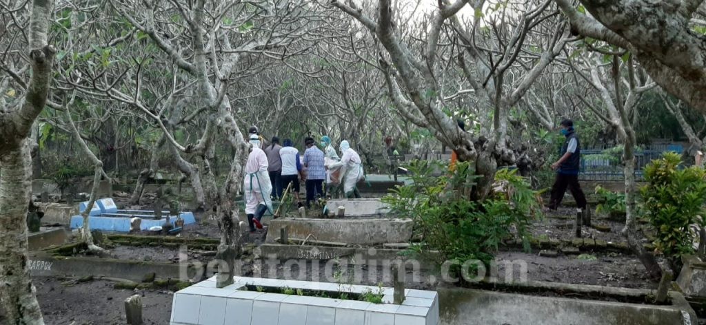 Meninggal di Ruang Isolasi, Pedagang Es Keliling Dimakamkan Standar Covid-19