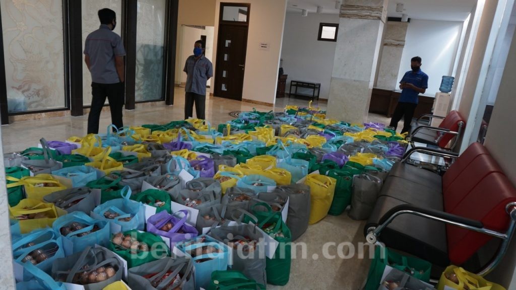 BPSDM Jatim Bagi Sembako ke Warga Terdampak Covid-19