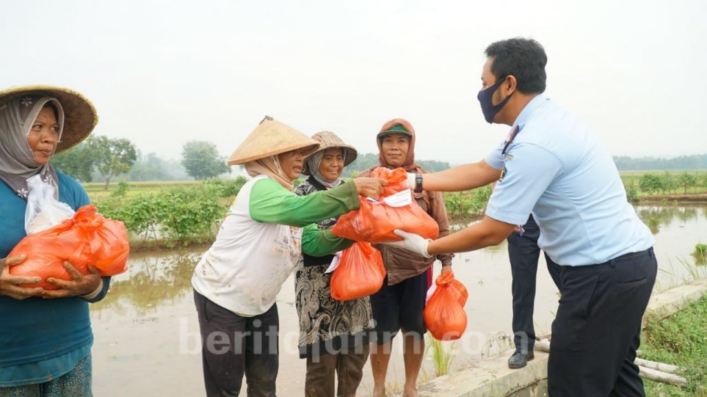 Sembako dari Donasi Pegawai Imigrasi Kediri untuk Warga Terdampak Corona