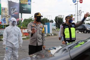 Kapolres Kediri Pimpin Penyaringan Pemudik di Simpang Mengkreng