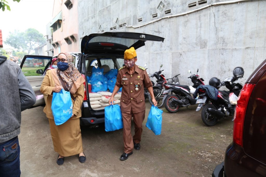 Pandemi Corona, Pemkab Kediri Beri Bantuan pada LVRI