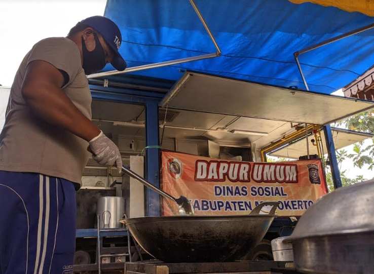Setiap Hari, Dapur Umum Ponpes Segoro Agung Mojokerto Siapkan 500 Nasi Bungkus