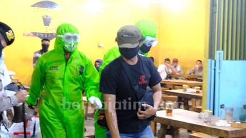 Hasil Rapid Test Positif, Pengunjung Warkop Dibawa ke RS